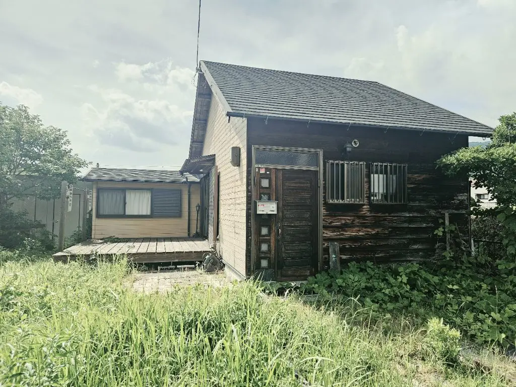 JR駅まで徒歩14分　小さな山小屋風物件 (No.08-2北大河原）