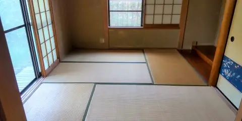 JR駅まで徒歩18分      お庭が広々物件 (No.06-2北大河原）