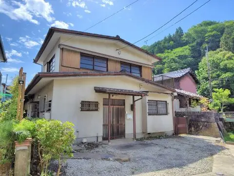 JR駅まで車で3分   部屋数多い広々物件（No.07-02北大河原)