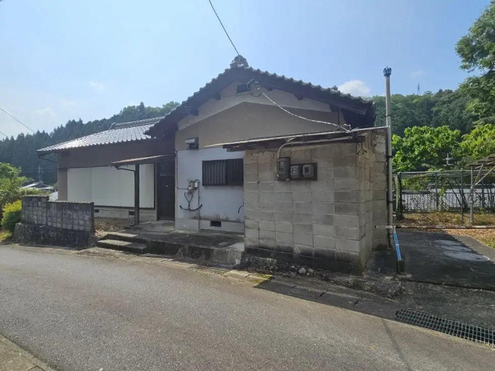 JR駅まで車で4分 駐車場が広い平家物件（No.08-4北大河原）